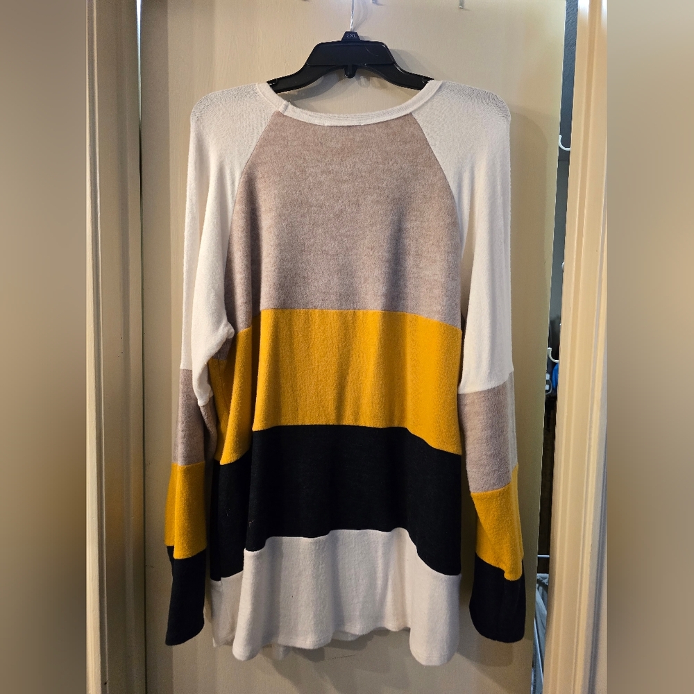 Chic Soul Colorblock Sweater - Picture 2 of 5